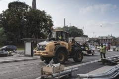 En tillfällig väg byggs mellan Hagakyrkan och Smyrnakyrkan, eftersom passagen mellan Hagakyrkan och tunneln stängs i oktober.