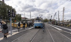 Nu är spåren lagda och sedan den 1 oktober kör spårvagnarna igen för bi Hagakyrkan.