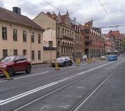 Här kommer trafiken från Järntorget mot Hagakyrkan.