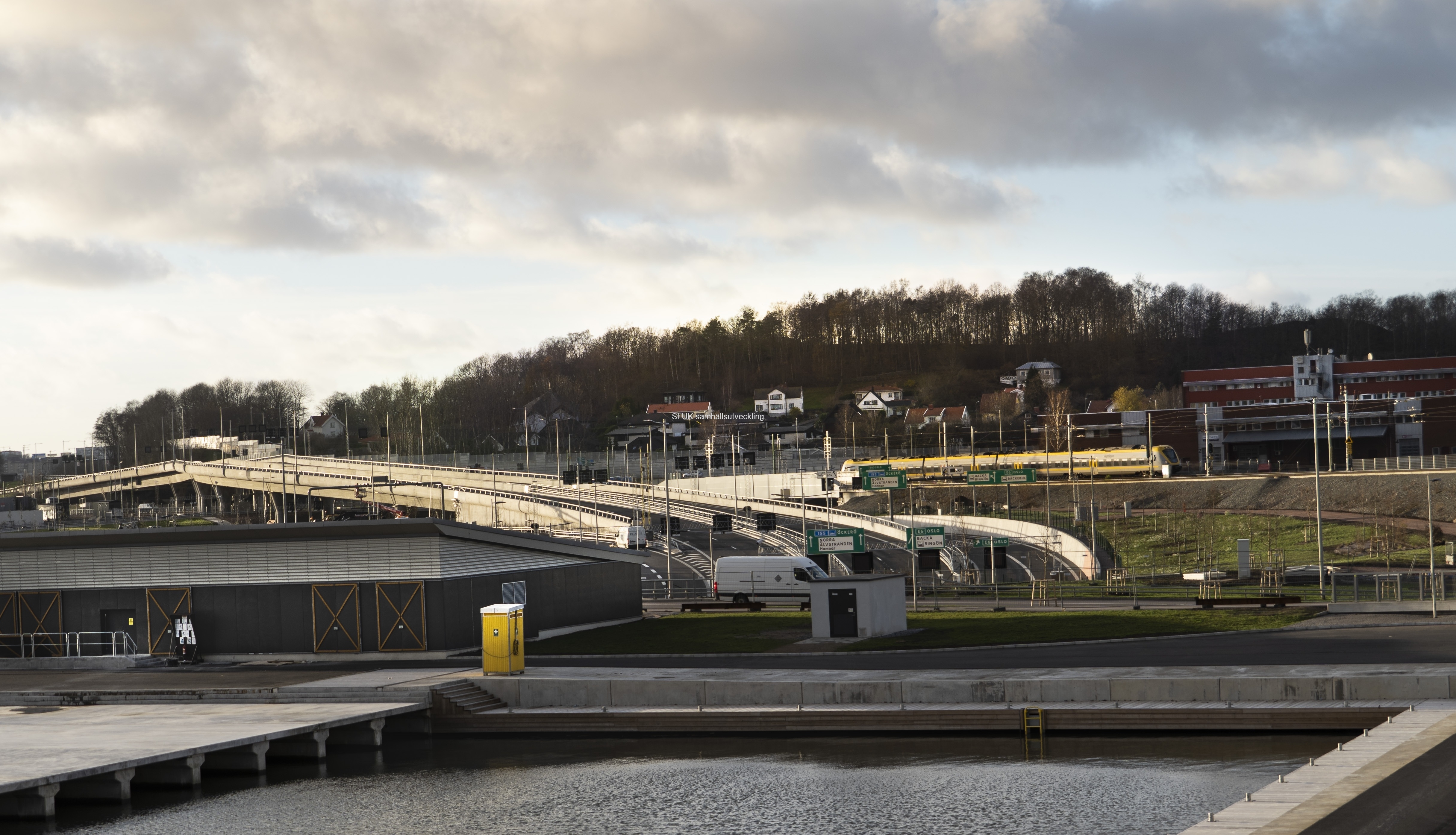 Den 16 december öppnas Marieholmstunneln för trafik.
