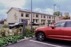 Som på andra färdigställda bostadsområdena i Öjersjö, finns elbilsladdare installerade.