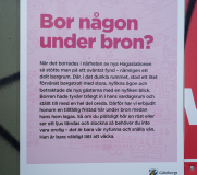 När man går över Rosenlundsbron, hör man något brummande.