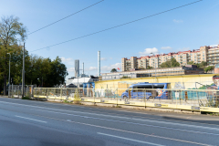 Deletappen anses vara ett av de mest utmanande projekt i Sverige. Peab ska bygga en underjordisk pendeltågsstation som är 250 m.