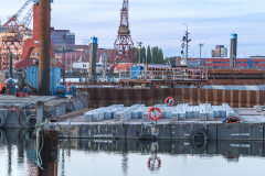 Två veckor senare ligger fundament och väntar på att pålas ner i halvön.