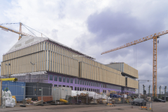 Kontorsfastigheten bakom Grand Central får snart en färdig fasad