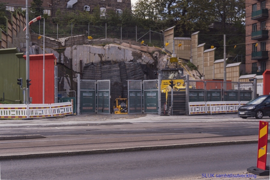 Tunnel  har sprängts  på Södra vägen mot Mölndal och arbeten pågår där