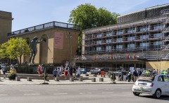 Studentfirandet är begränsat på grund av covid-19 och är märkbart vid Götaplatsen.