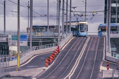 Spårvagnarna kör också mot Östra Hamngatan.