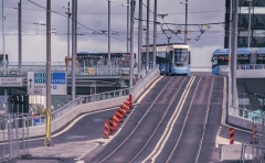 Spårvagnarna kör också mot Östra Hamngatan.