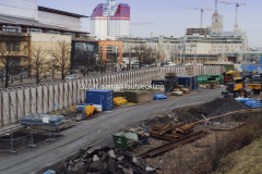 Från Kvarnberget kan man se byggnationen av Västlänken  framför Operan. Snart börjar schaktningen av tunneln.