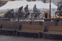 Stora torget, staty cyklister