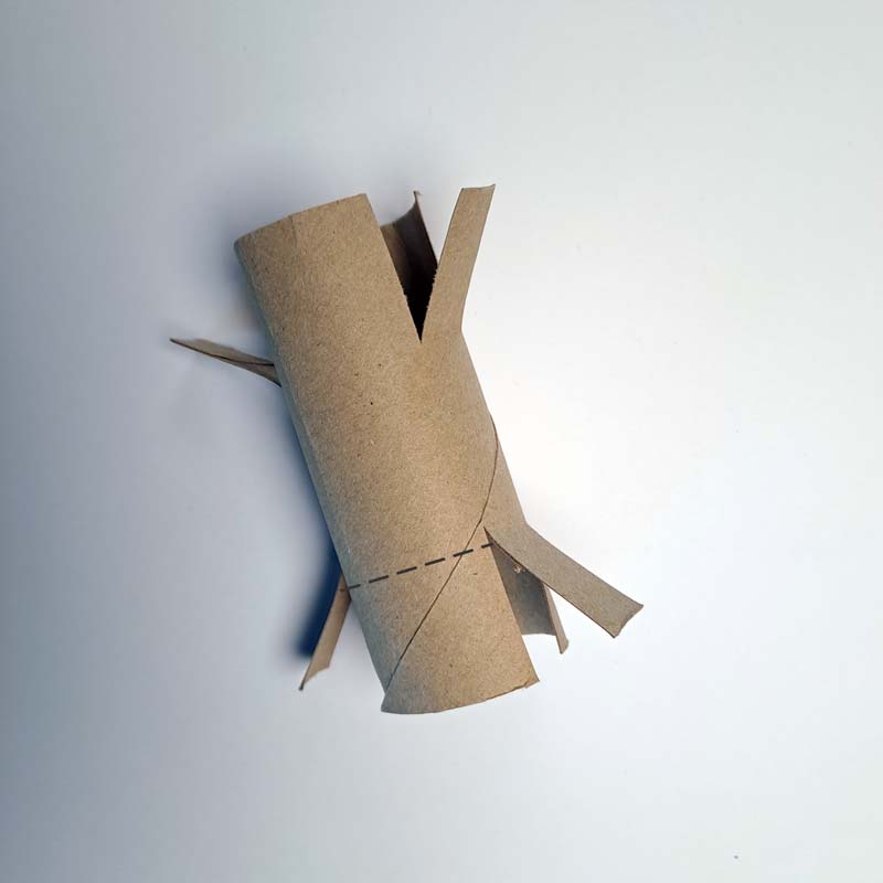 Trin3- Toiletrulle hoppedyr Klip 4 snit i toiletrulle