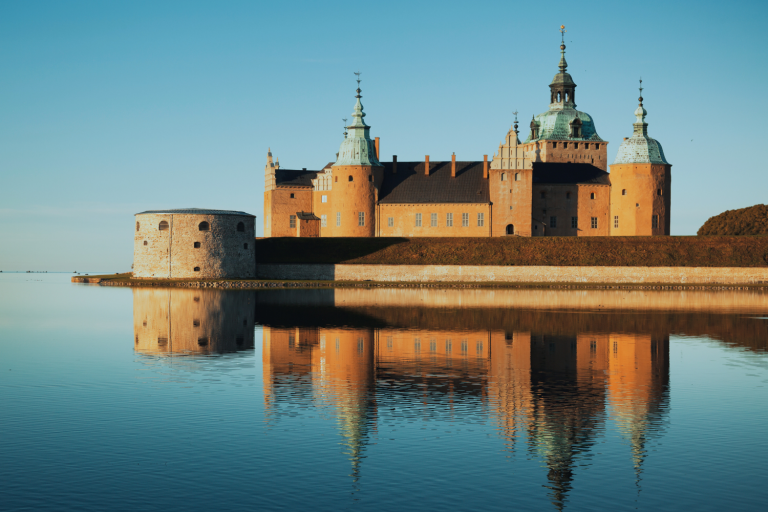 Kalmar Slott är ett välbesökt besöksmål i Småland