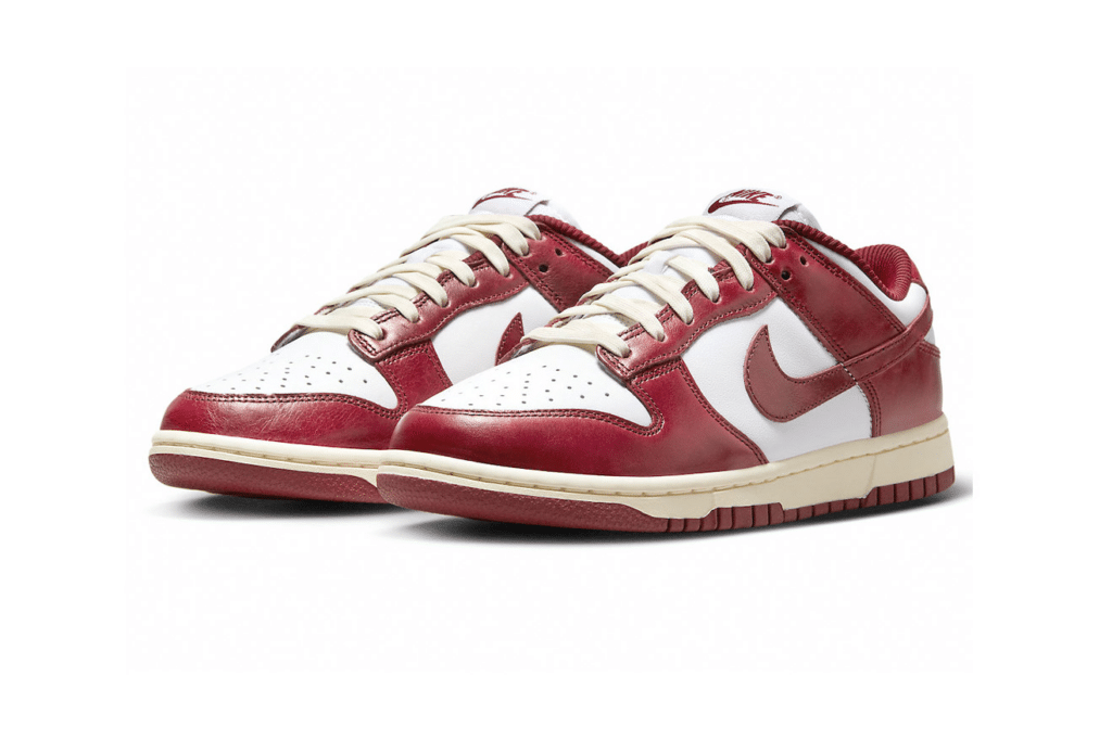 Nike Dunk Low Vintage "Team Red" - Sneakersanalys.se