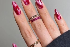 röda marmor naglar
