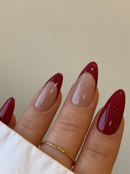 långa röda naglar