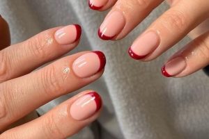 röda naglar french