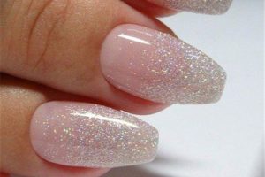 franska fade naglar glitter