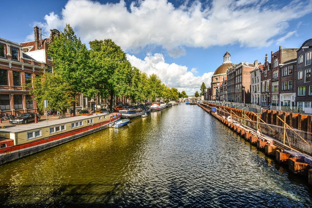 amsterdam, canal, sunny-2244033.jpg