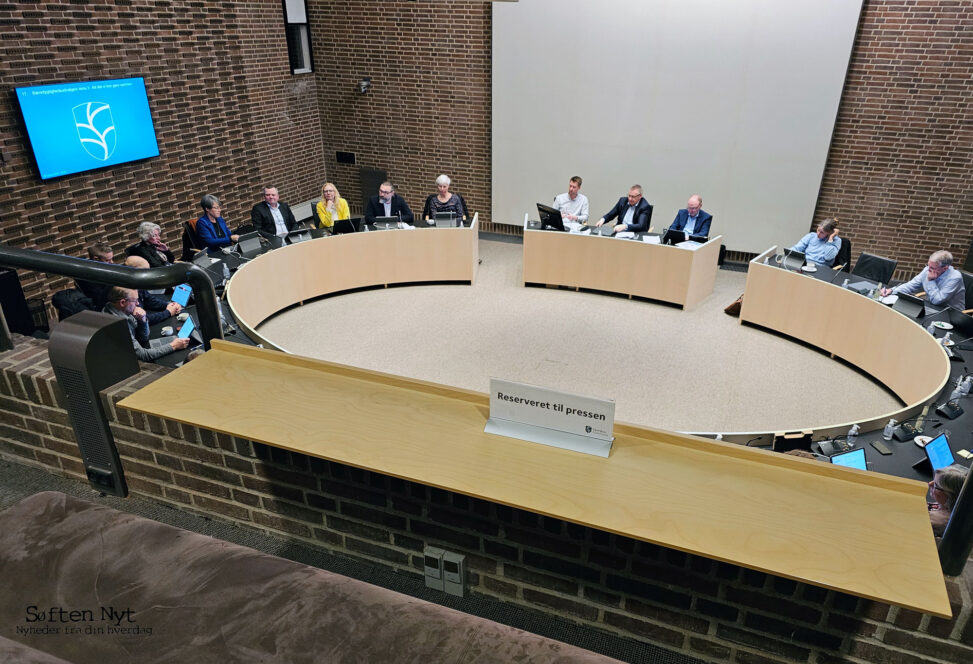 Billede fra byrådsmødet i Favrskov Kommune den 19. marts 2024 - Søften Nyt - Foto: Anders Godtfred-Rasmussen.