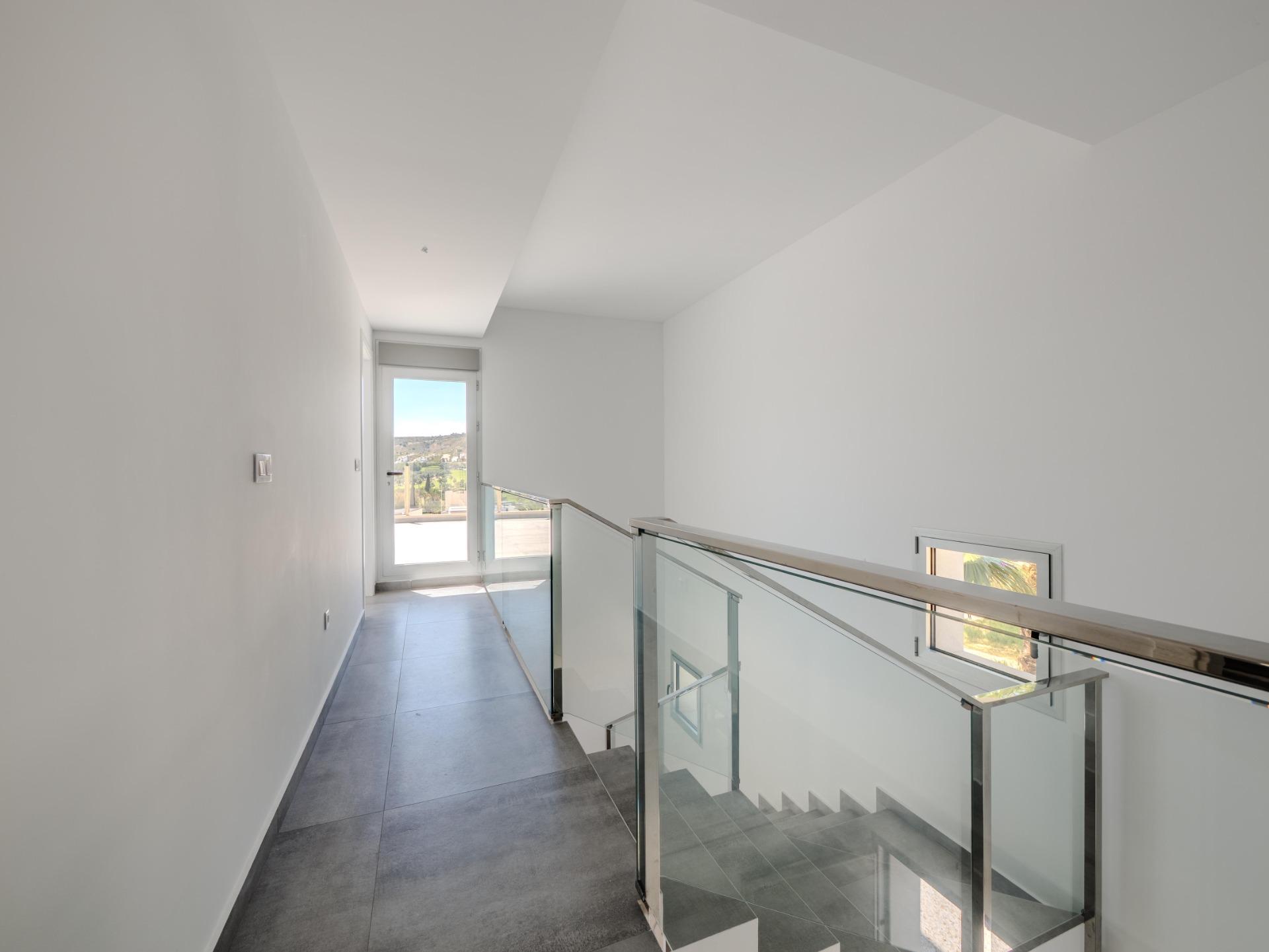 Modern Design Villa med Golfutsikt – 4 soverom (Ref: N9818)