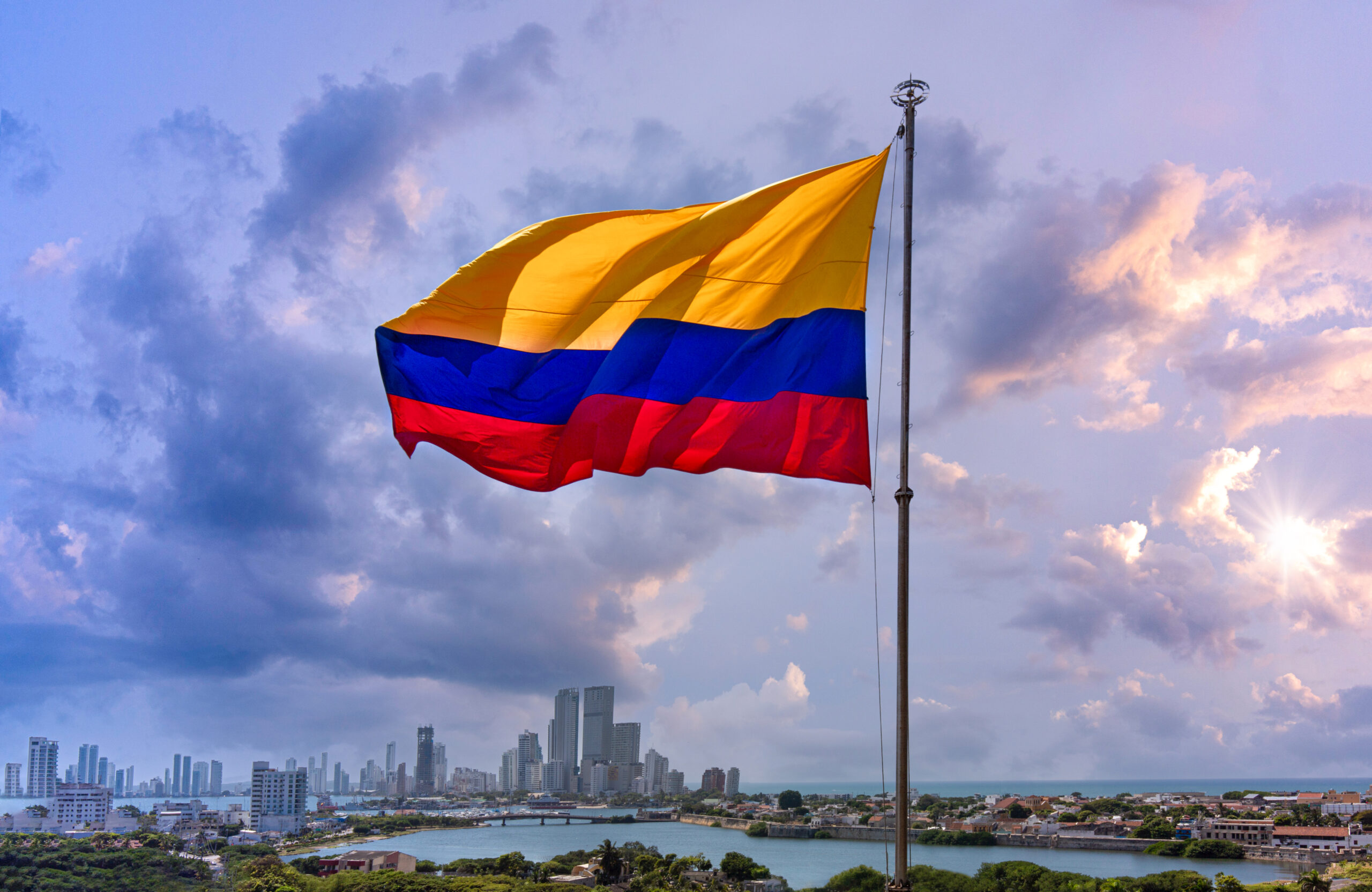Obtener nacionalidad española a partir de residencia siendo colombiano