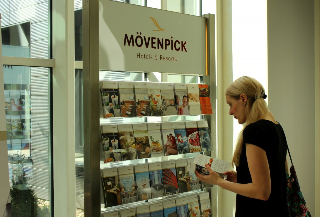 Münster Prospekte Mövenpick Lobby