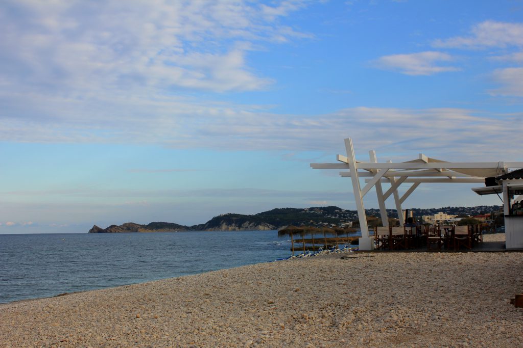 javea-beachbar-aussen