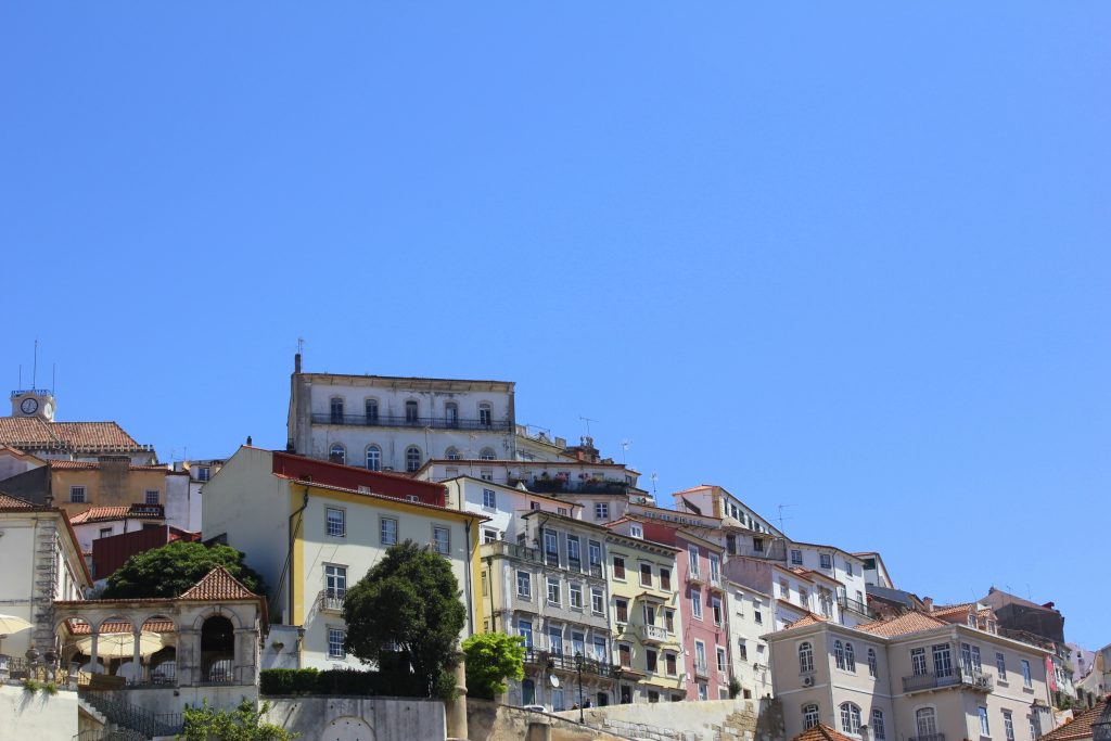 Coimbra bunte Häuser