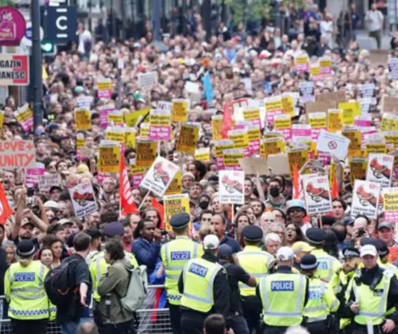 Anti-Racism Protests Sweep England in Response to Anti-Immigration Riots