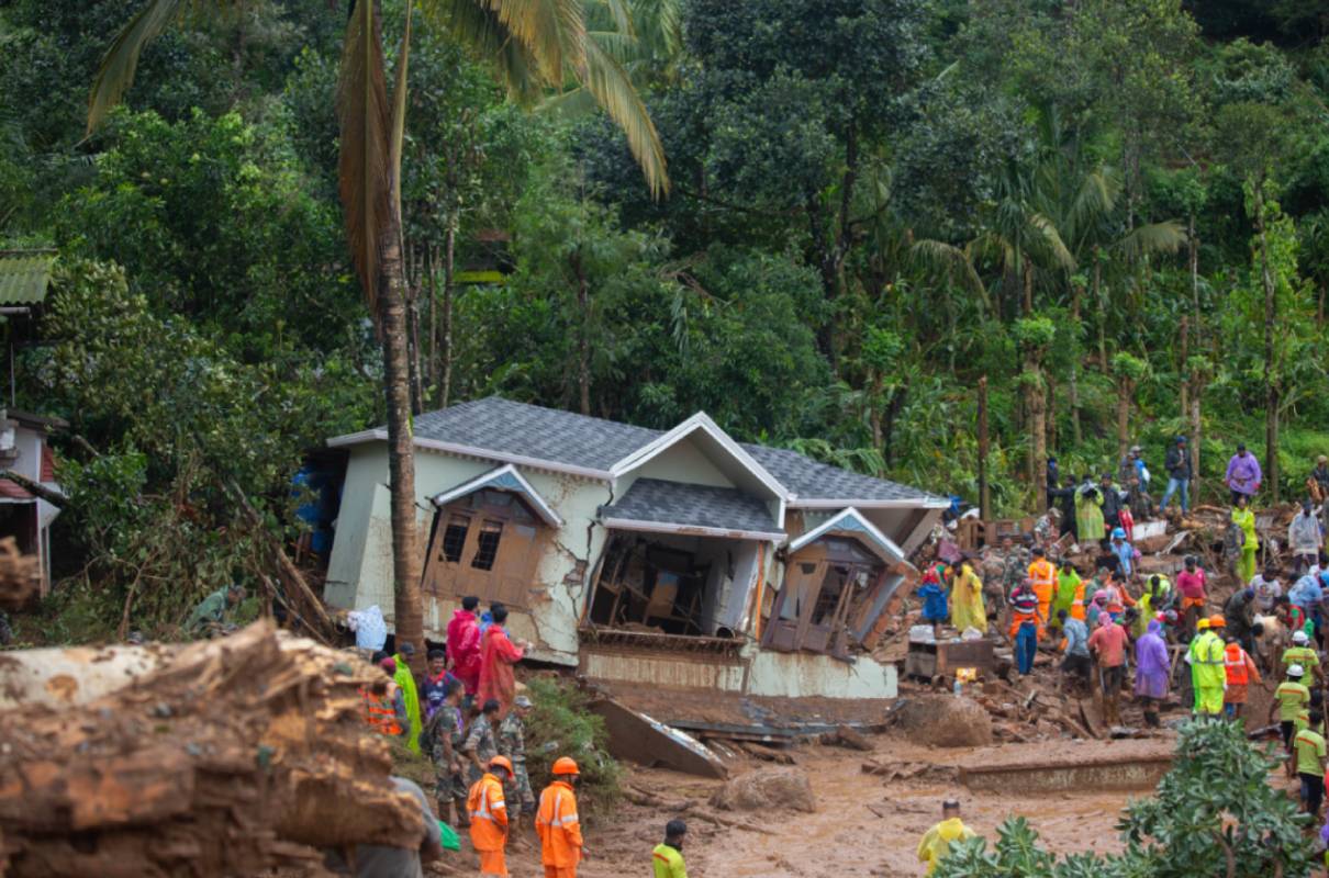 India landslides: 215 bodies recovered, 206 people still missing, rescue ops in final stage, says Kerala CM