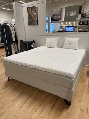 Jensen Ambassadör Limited inkl. bäddmadrass & ben