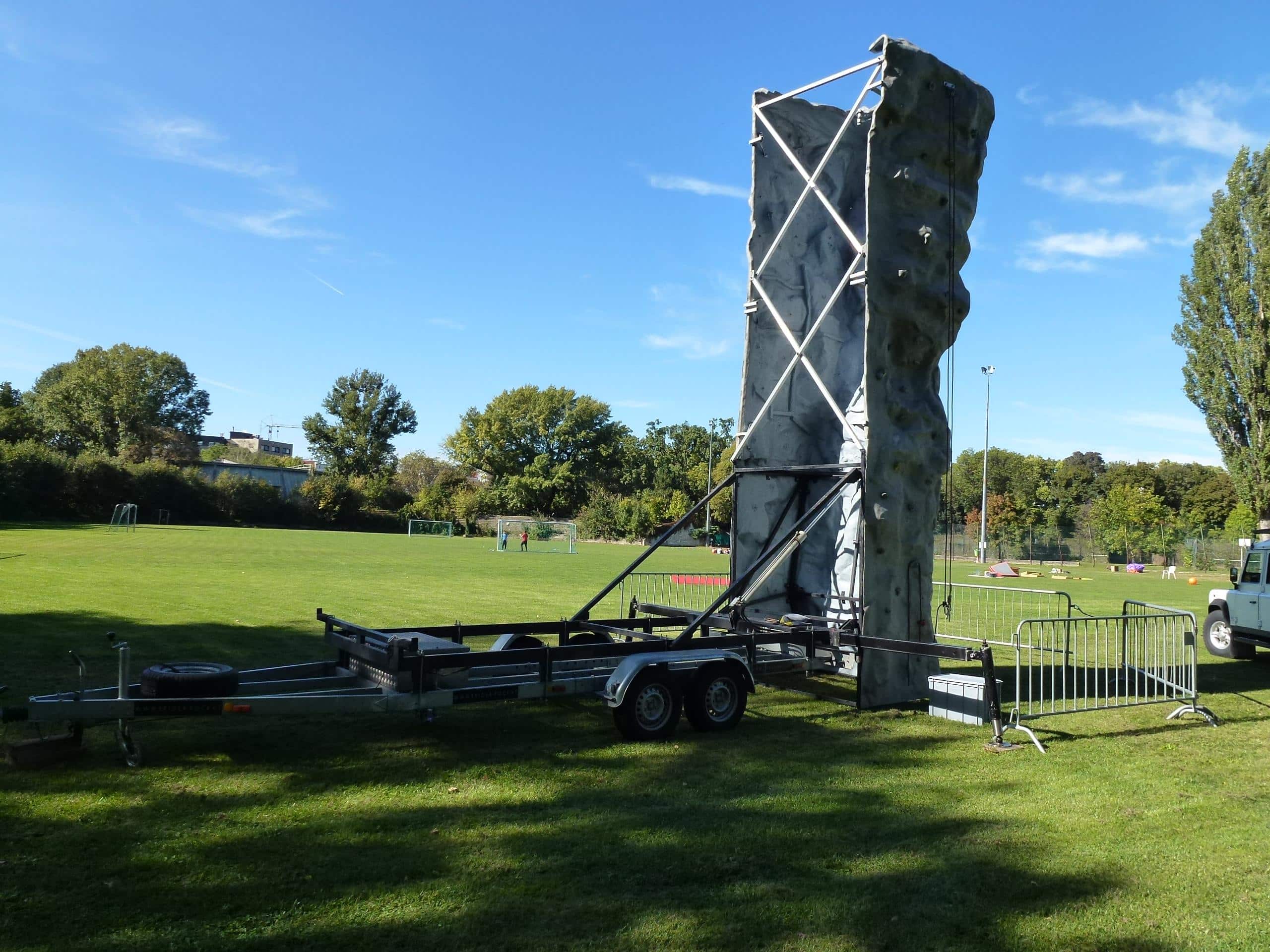 Spider Rock 1 Kletterturm Platzbedarf und Sicherungsbereich