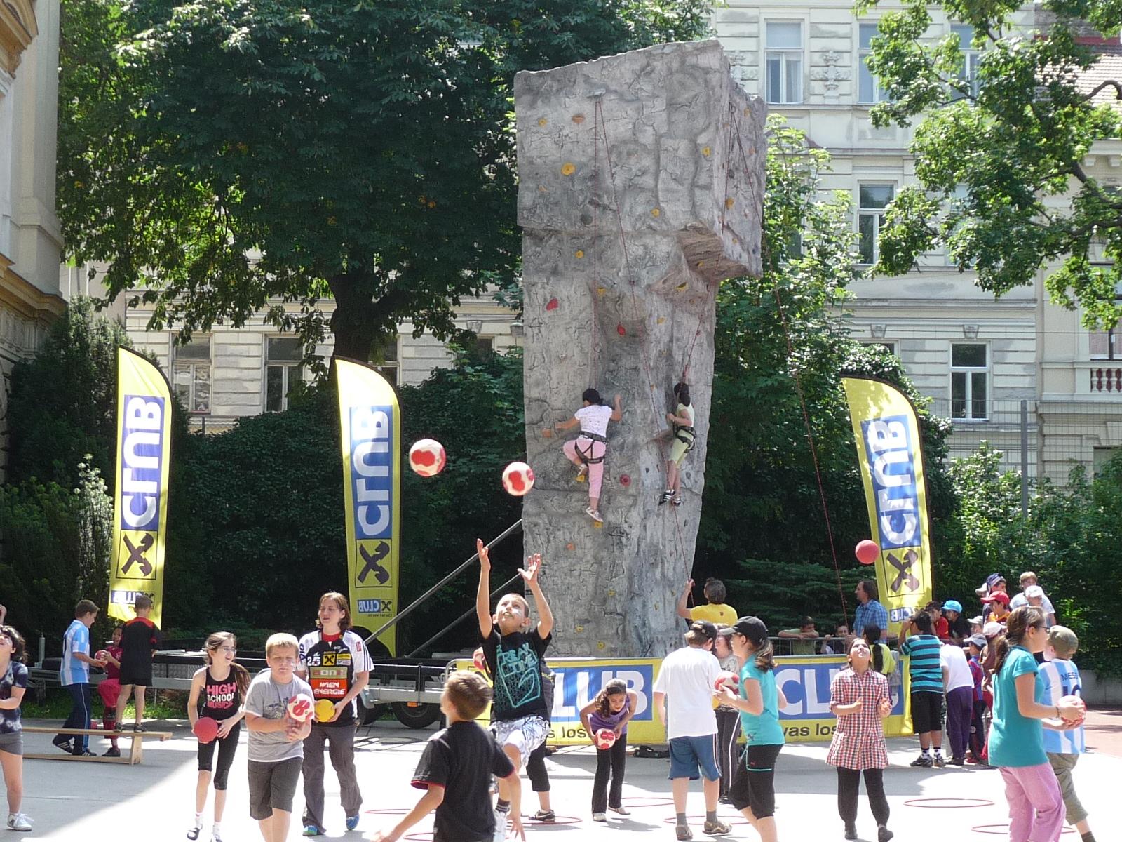 Spider Rock 2 climbing wall Fivers Handballolympiade