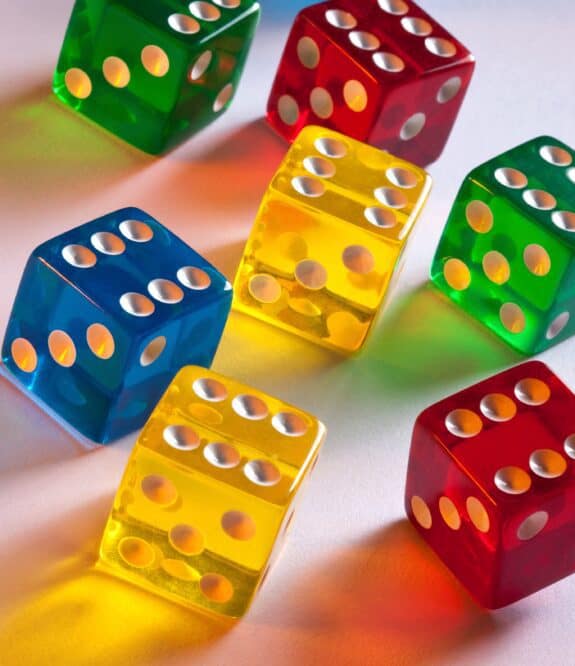 Dice that symbolizes chance when you need to know gennemspilningskrav