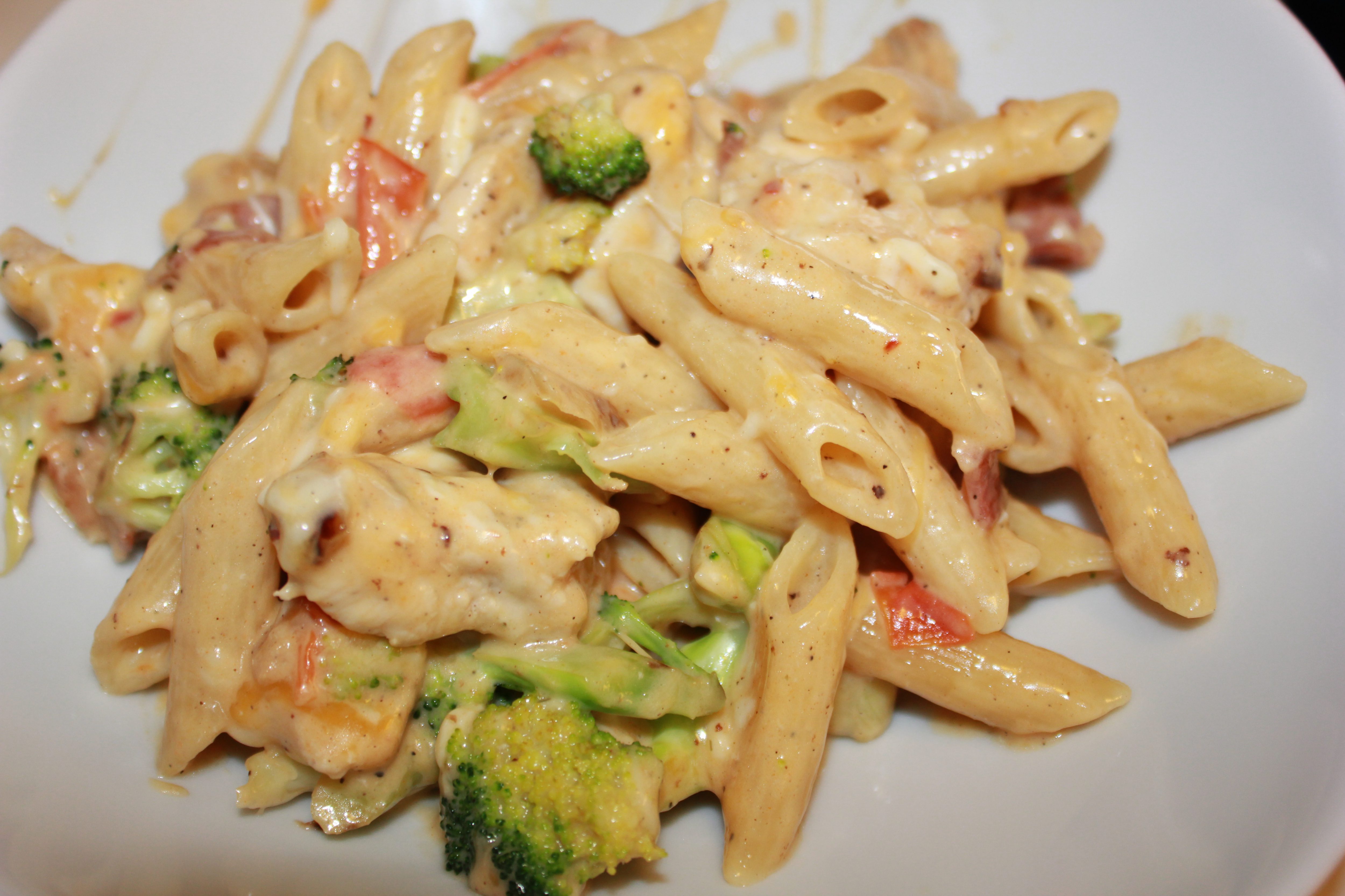 Kremete kylling, bacon og brokkoli pasta – Spiselise