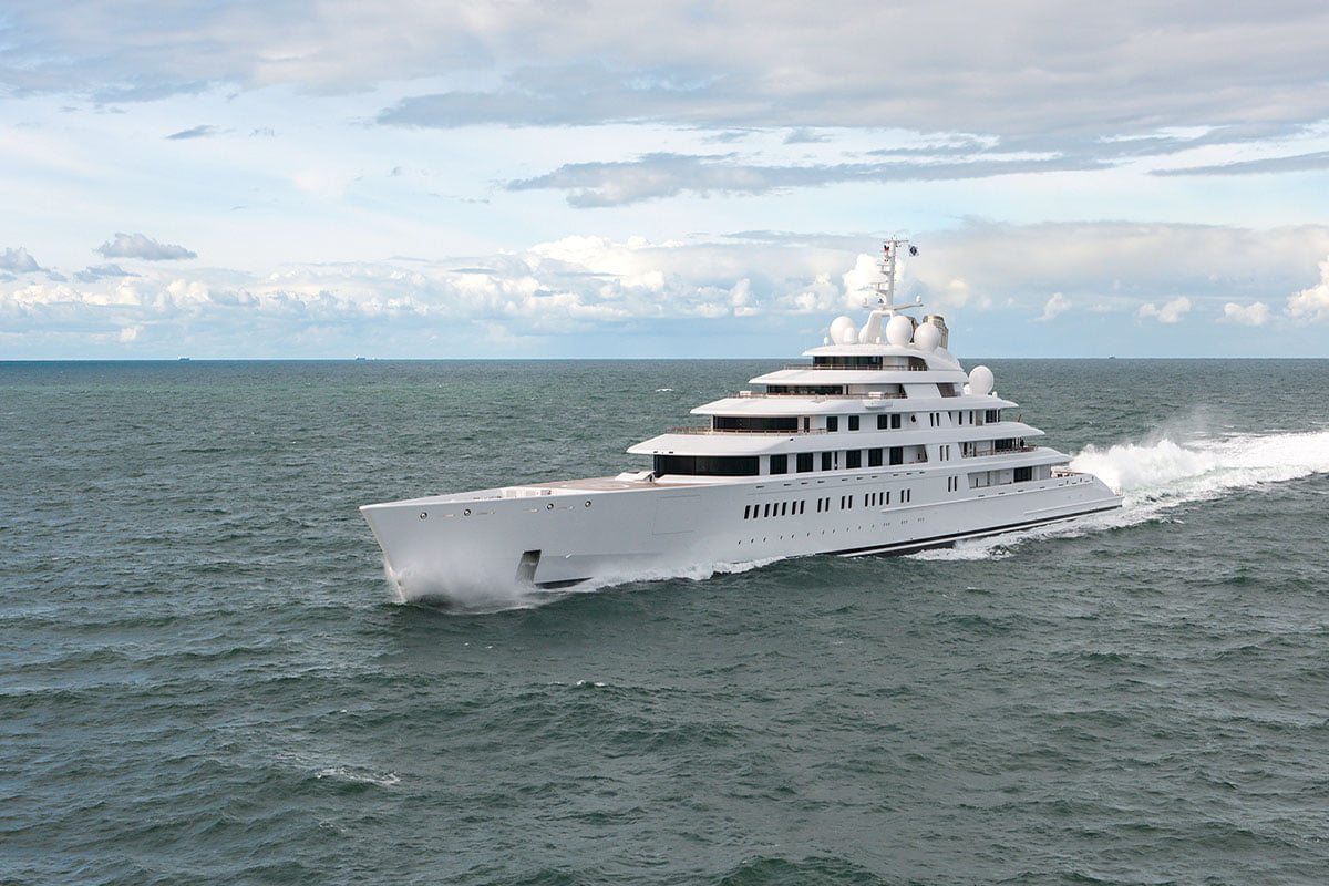 AZZAM 590 FT AZZAM 590 FT
