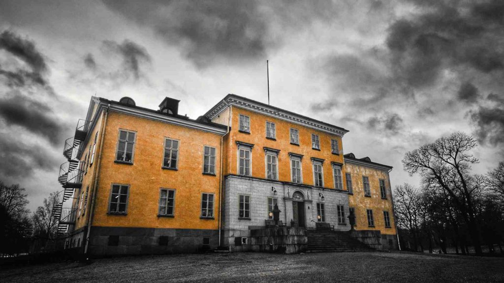 3-1024x576 Garpenbergs Slott och slottsfrun som vägrar lämna