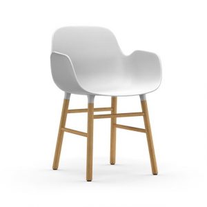Normann Copenhagen Form Spisebordstol med Armlæn Hvid/Egetræ