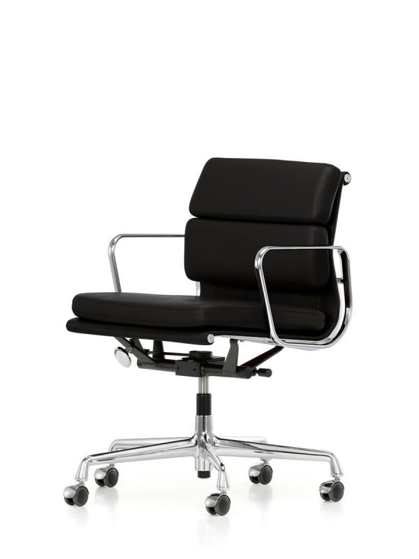 Soft Pad Chair EA 217 Kontorstol, sort læder fra Vitra