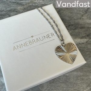 ANNEBRAUNER Sun Texture Heart Necklace