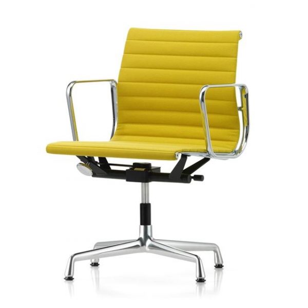 Vitra Aluminium EA 131 Kontorstol Med Swivel & Armlæn Pastel Grøn/Canola