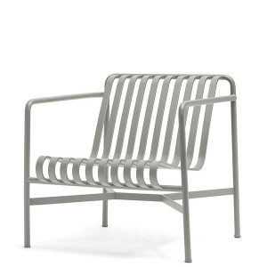 Palissade Lounge Chair Low, sky grey fra Hay