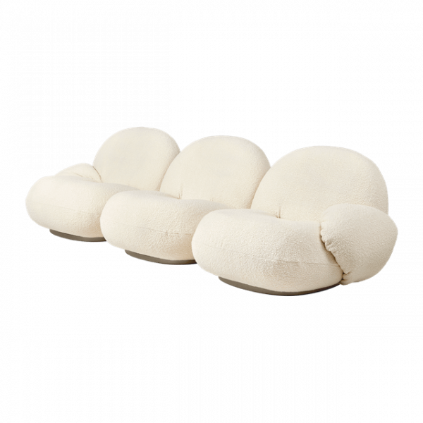 GUBI Pacha Sofa 3 Seater Polstret I Karakorum 001 Med Base I Perle Guld