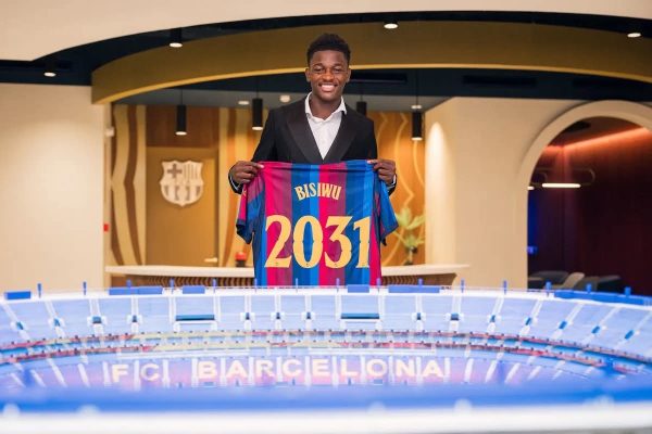 Jesse Bisiwu tekent tot 2031 bij FC Barcelona