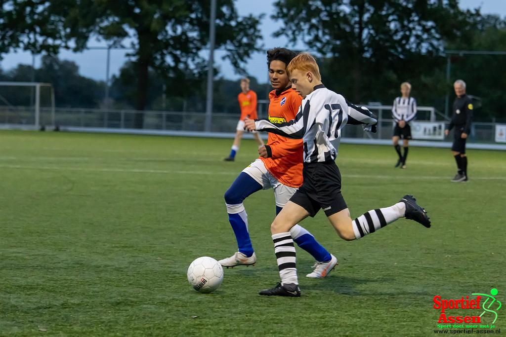 LEO JO17 - 2 vs FC Zuidlaren JO17-3 27 september 2022 - © Gino Wiemann