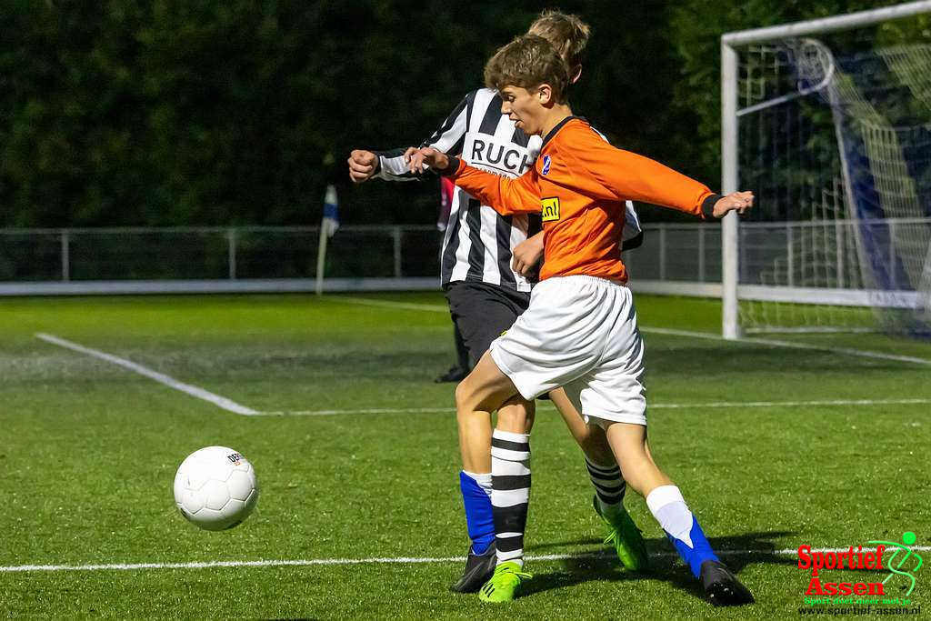 LEO JO17 - 2 vs FC Zuidlaren JO17-3 27 september 2022 - © Gino Wiemann