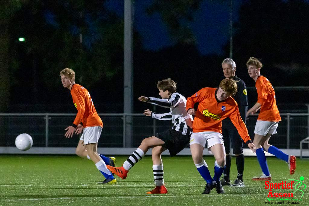 LEO JO17 - 2 vs FC Zuidlaren JO17-3 27 september 2022 - © Gino Wiemann