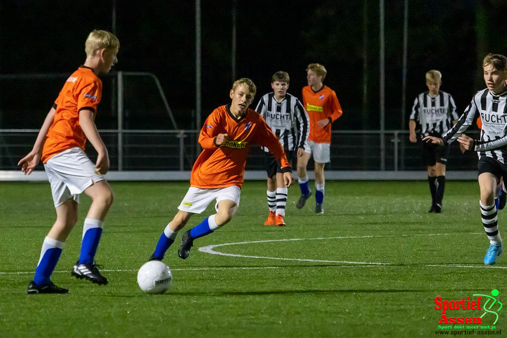 LEO JO17 - 2 vs FC Zuidlaren JO17-3 27 september 2022 - © Gino Wiemann