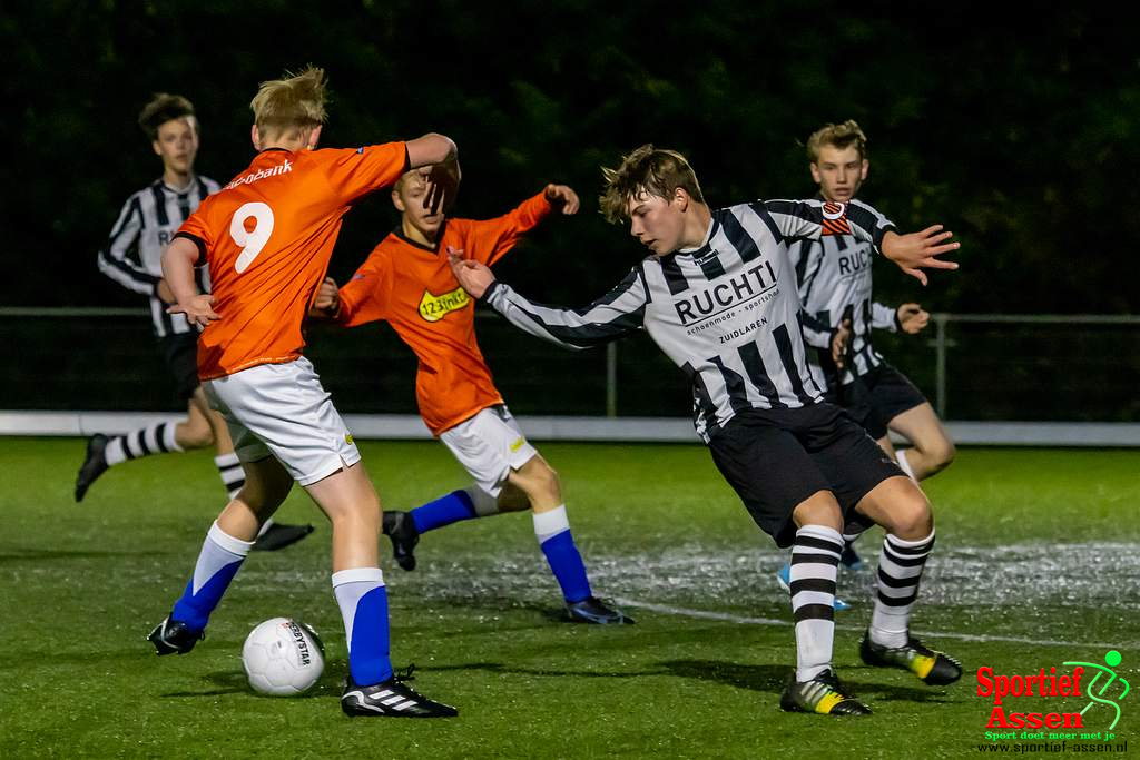 LEO JO17 - 2 vs FC Zuidlaren JO17-3 27 september 2022 - © Gino Wiemann